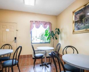 econo lodge inn and suites i 20 exit 73