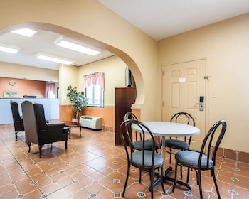 econo lodge inn and suites tuscaloosa i 20