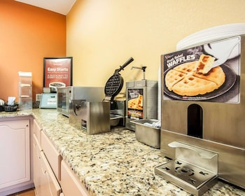 econo lodge inn and suites tuscaloosa i 20
