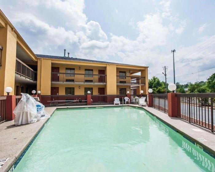 econo lodge inn and suites tuscaloosa i 20