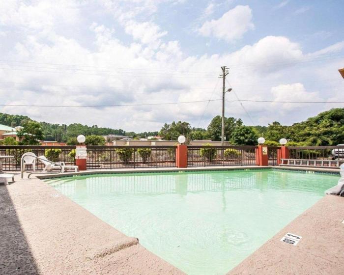 econo lodge inn and suites tuscaloosa i 20