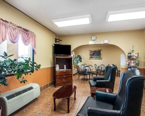 econo lodge inn and suites tuscaloosa i 20