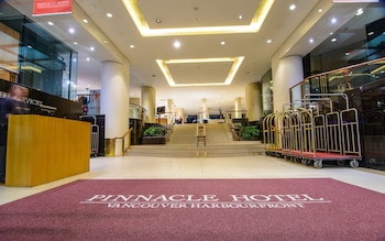 pinnacle hotel harbourfront