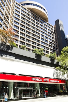 pinnacle hotel harbourfront