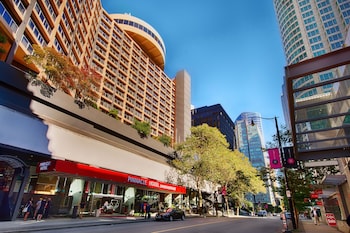 pinnacle hotel harbourfront