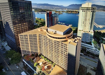 pinnacle hotel harbourfront