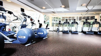 pinnacle hotel harbourfront