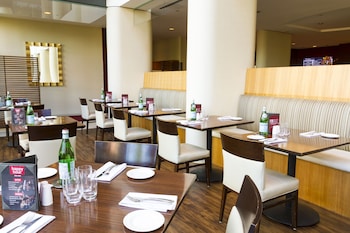 pinnacle hotel harbourfront