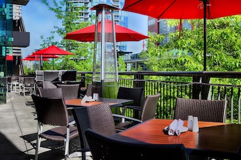 pinnacle hotel harbourfront