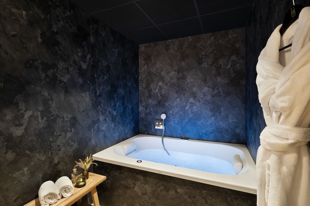 the originals city hotel manche ocean vannes centre inter hotel