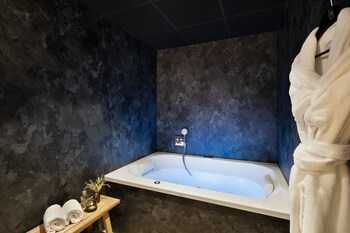 the originals city hotel manche ocean vannes centre inter hotel