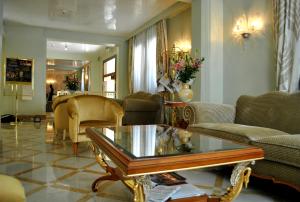 carlton capri hotel