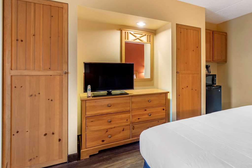 econo lodge pigeon forge riverside