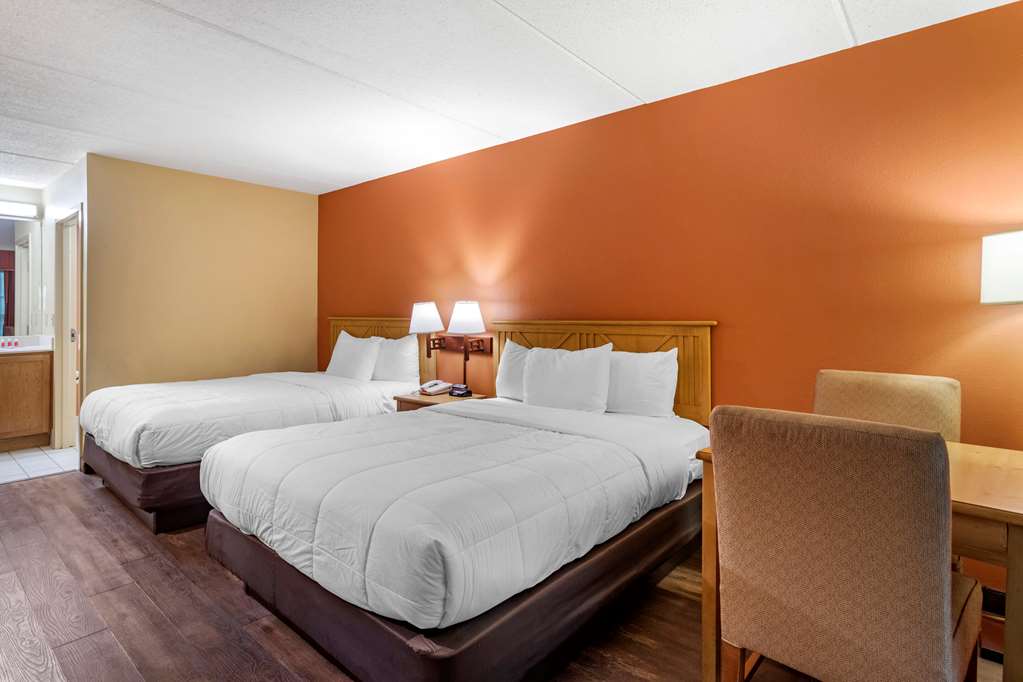 econo lodge pigeon forge riverside