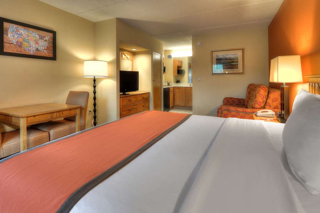 econo lodge pigeon forge riverside