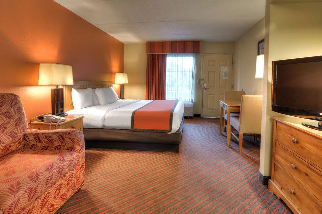econo lodge pigeon forge riverside