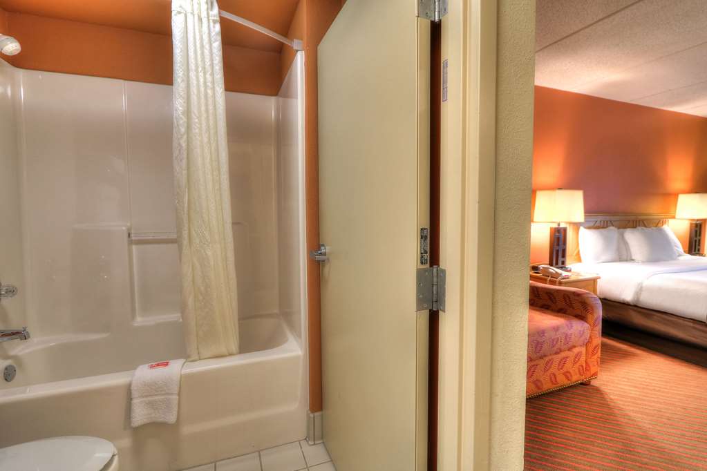 econo lodge pigeon forge riverside