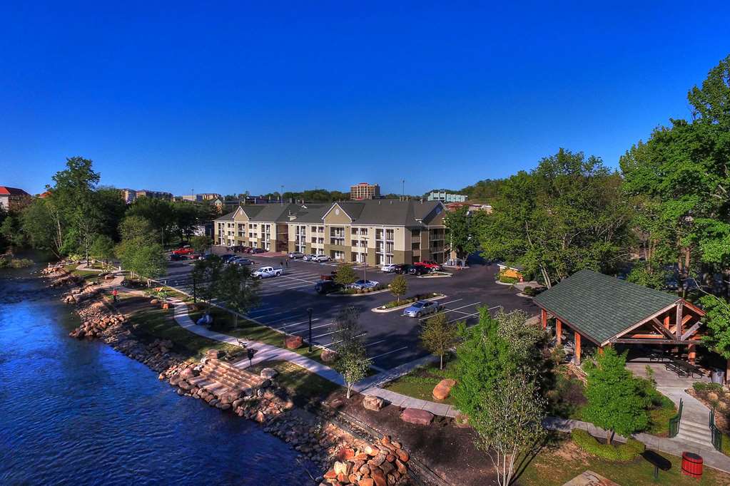 econo lodge pigeon forge riverside