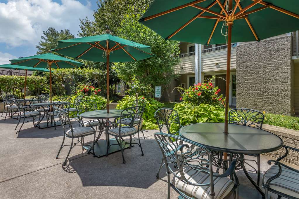 econo lodge pigeon forge riverside