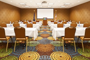 holiday inn express hotel and suites pittsburgh airport by ihg