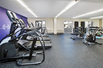 holiday inn express hotel and suites pittsburgh airport by ihg