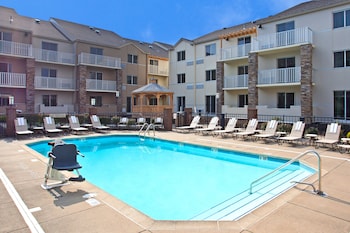 holiday inn express hotel and suites pittsburgh airport by ihg
