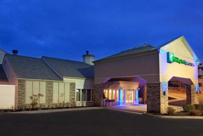 holiday inn express hotel and suites pittsburgh airport by ihg