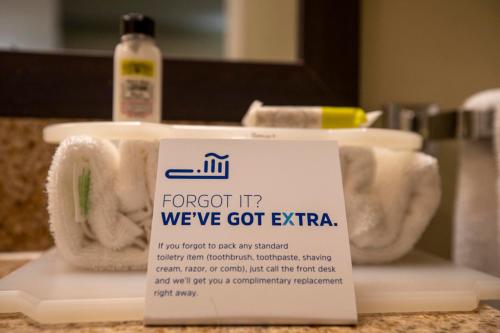 holiday inn express hotel and suites pittsburgh airport by ihg