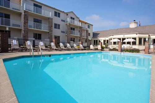 holiday inn express hotel and suites pittsburgh airport by ihg