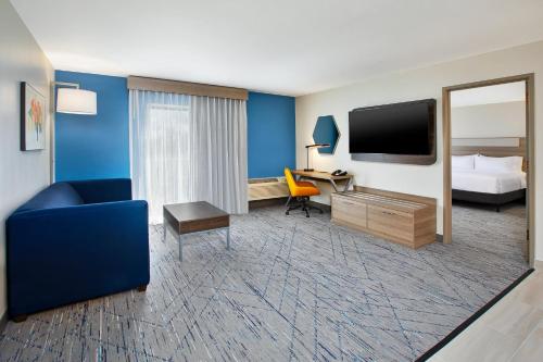 holiday inn express hotel and suites pittsburgh airport by ihg