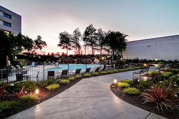 doubletree by hilton hotel pleasanton at the club