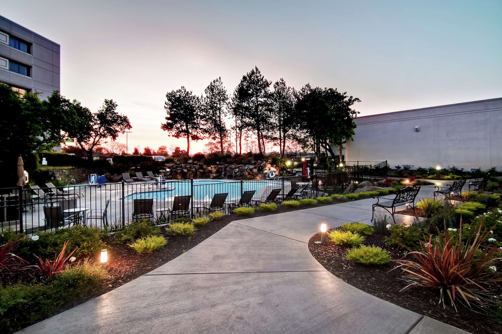 doubletree by hilton hotel pleasanton at the club