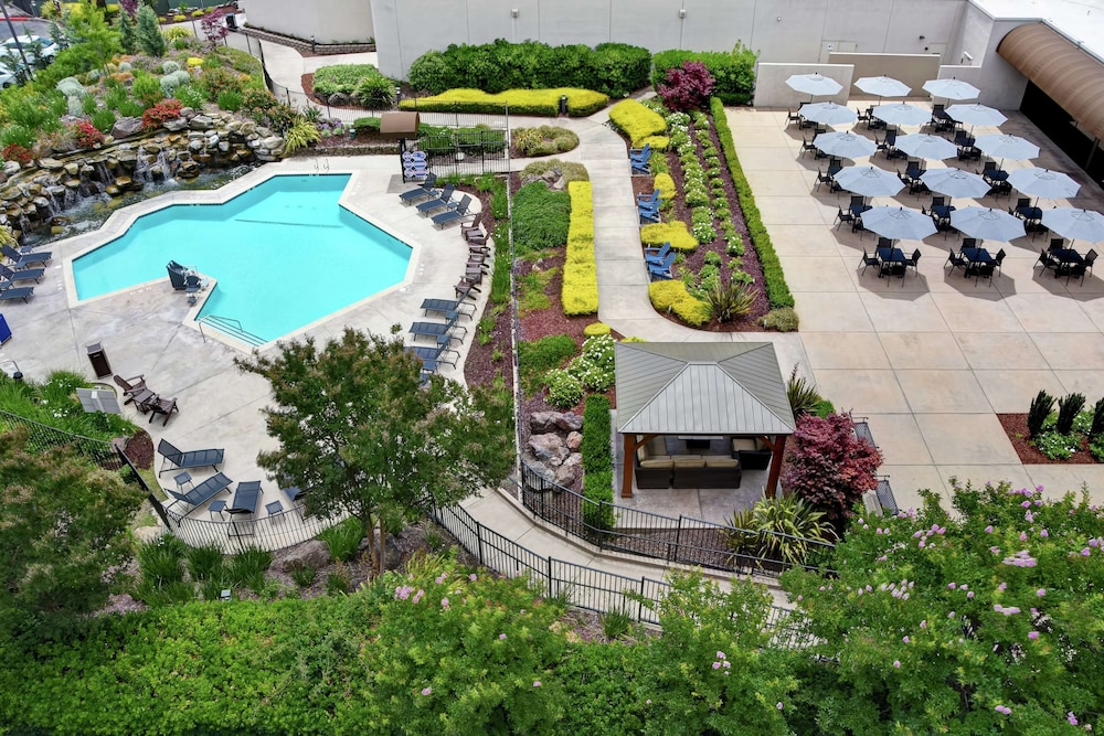 doubletree by hilton hotel pleasanton at the club