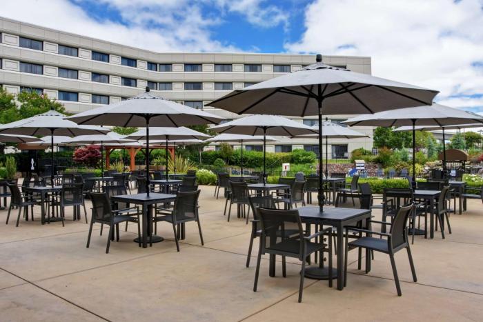 doubletree by hilton hotel pleasanton at the club