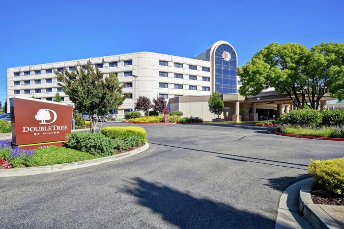 doubletree by hilton hotel pleasanton at the club