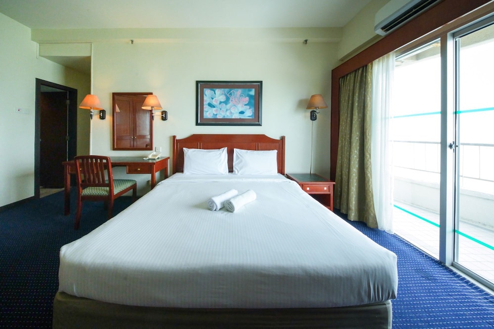 rainbow paradise beach resort