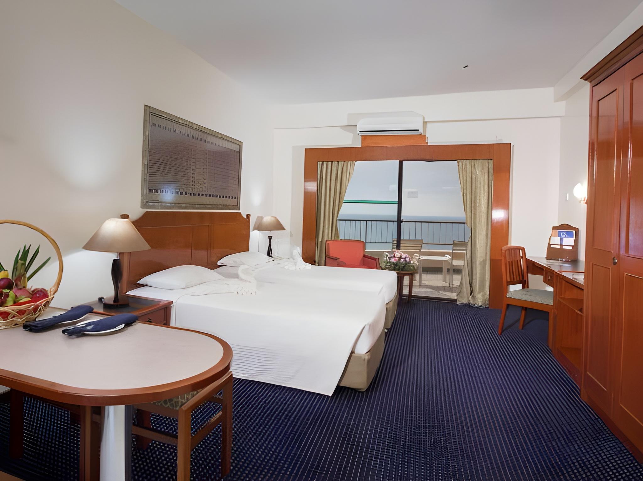 rainbow paradise beach resort