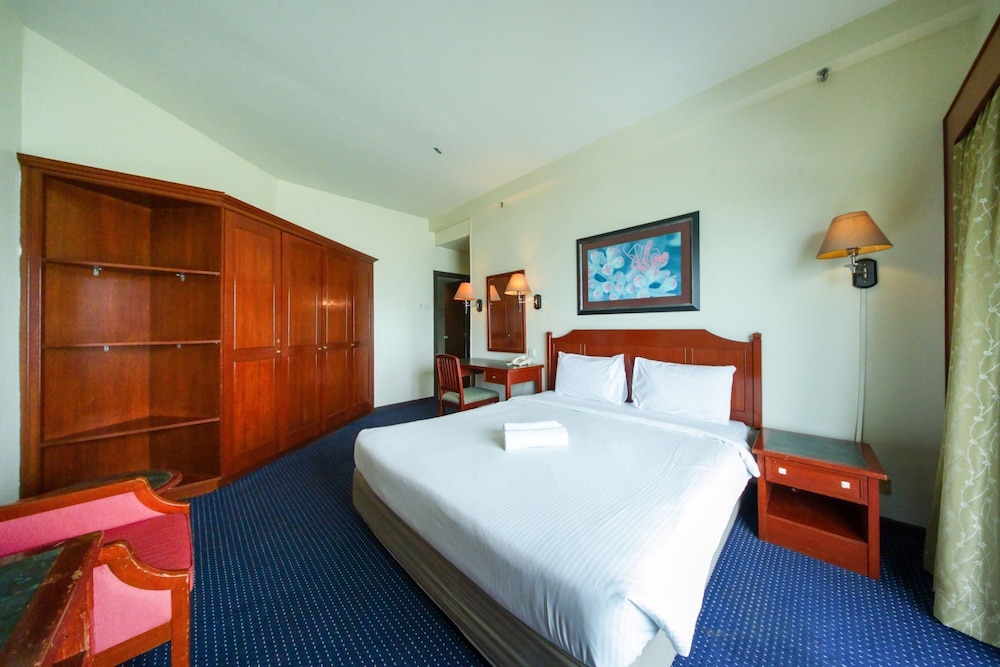 rainbow paradise beach resort