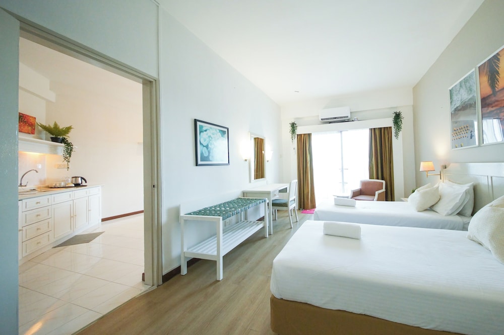 rainbow paradise beach resort
