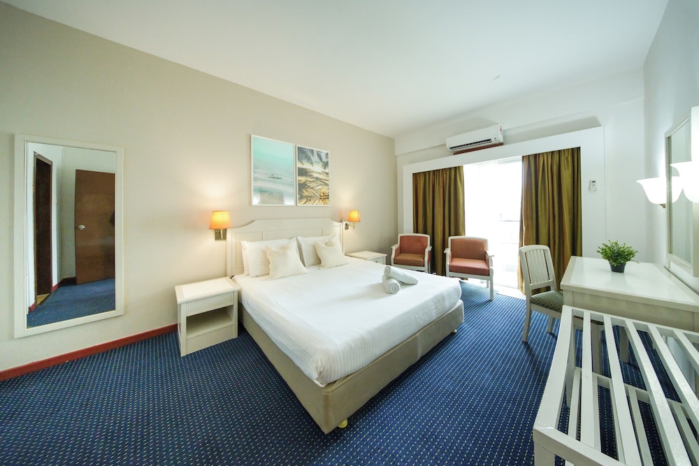rainbow paradise beach resort