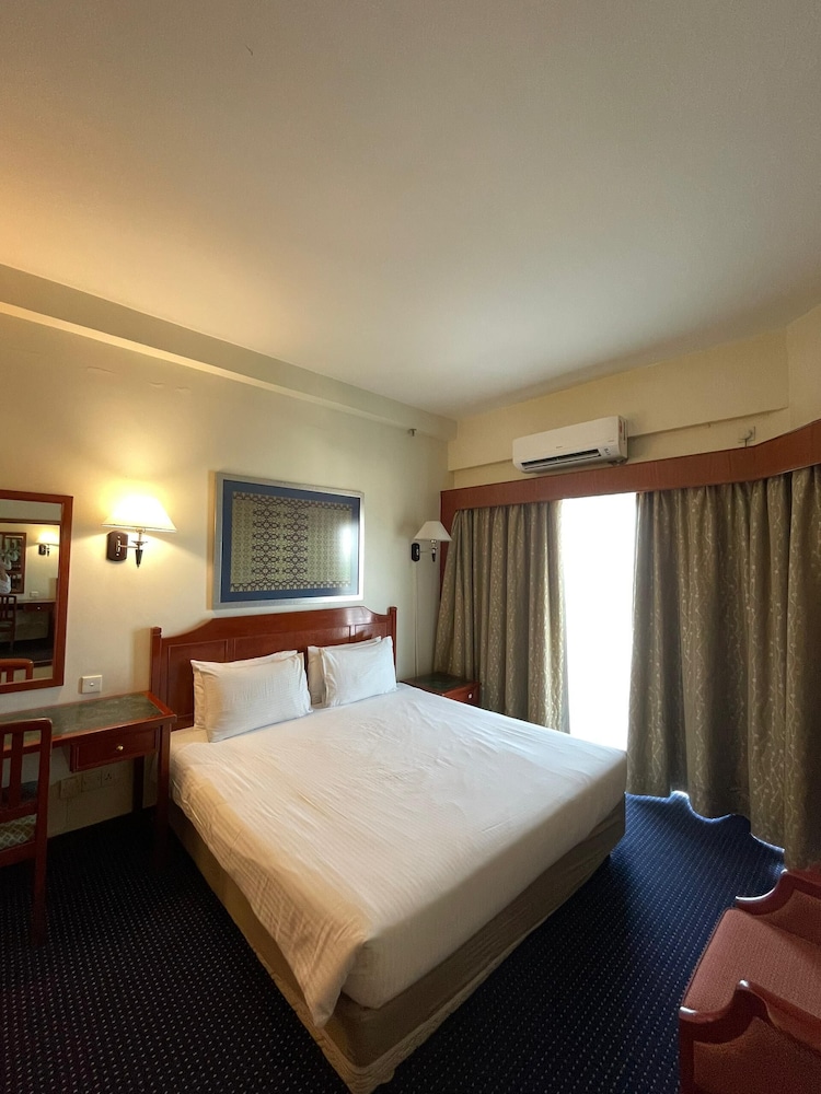 rainbow paradise beach resort
