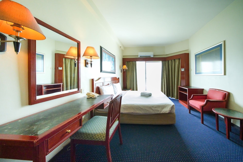 rainbow paradise beach resort