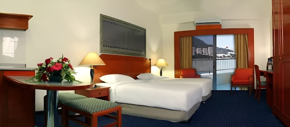 rainbow paradise beach resort