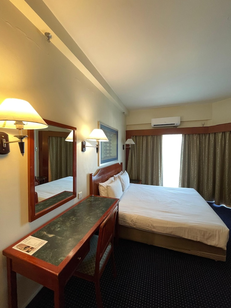 rainbow paradise beach resort