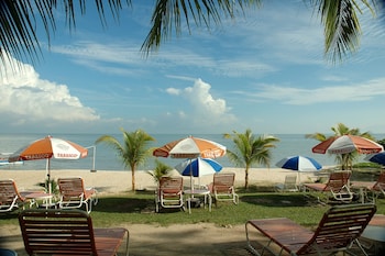 rainbow paradise beach resort
