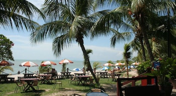 rainbow paradise beach resort