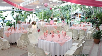 rainbow paradise beach resort