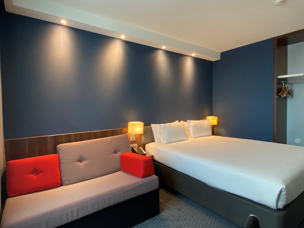 holiday inn express dijon by ihg
