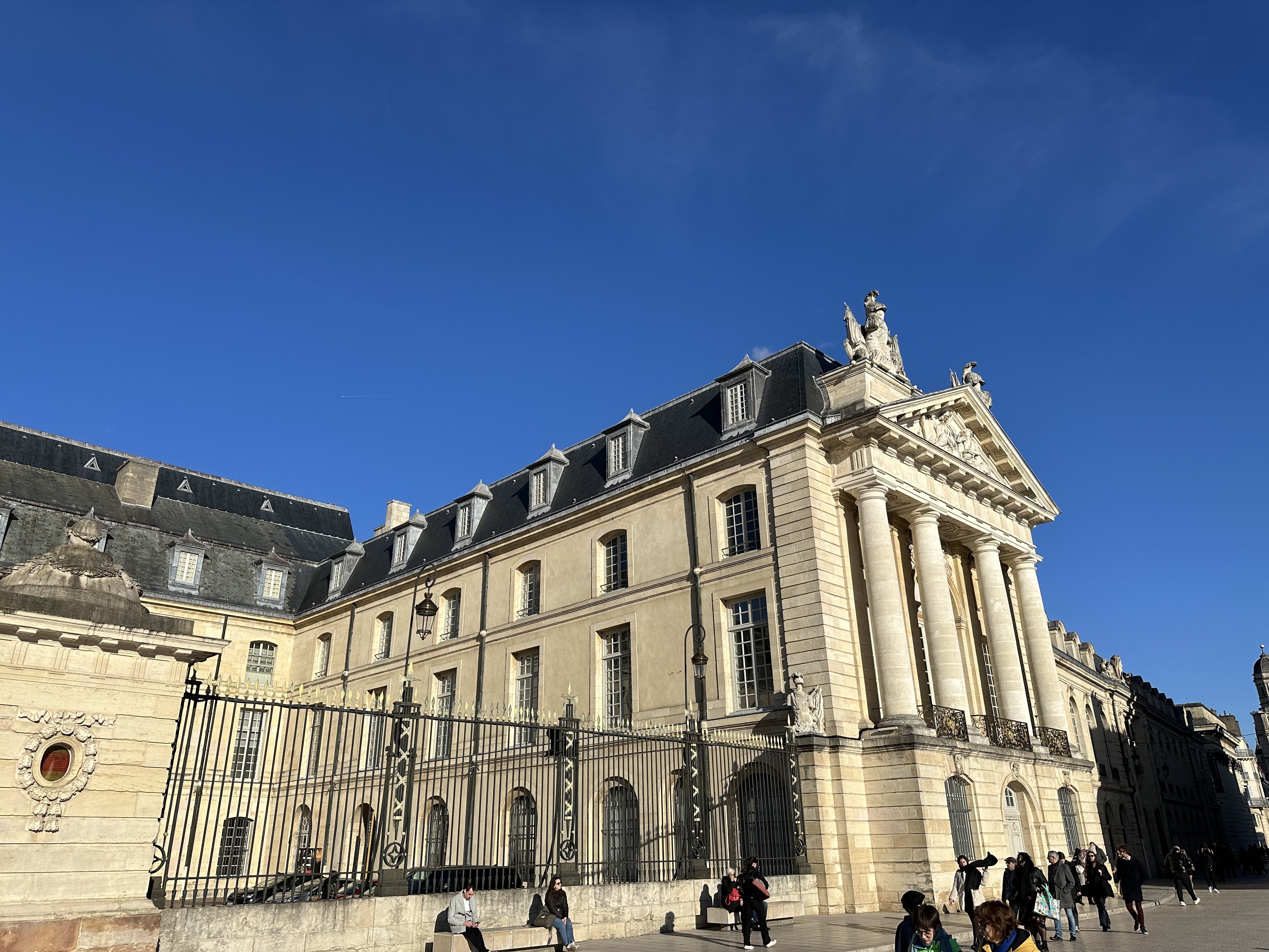 holiday inn express dijon by ihg