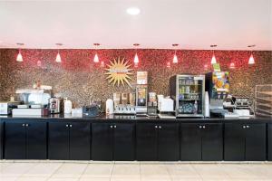 La Quinta Inn & Suites By Wyndham Salina,Salina>>Kansas,3 star